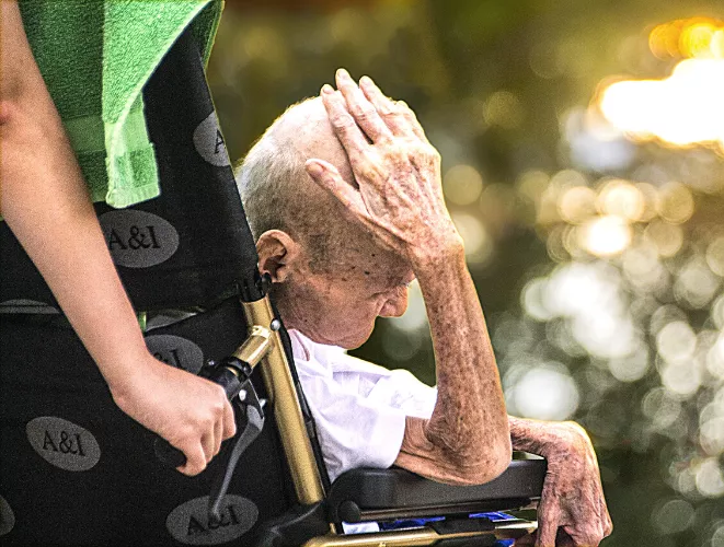 Услуги по уходу за больными с деменцией